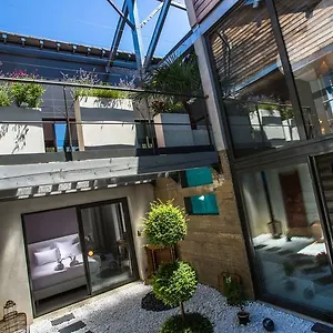 Be Loft Pool & Avignon